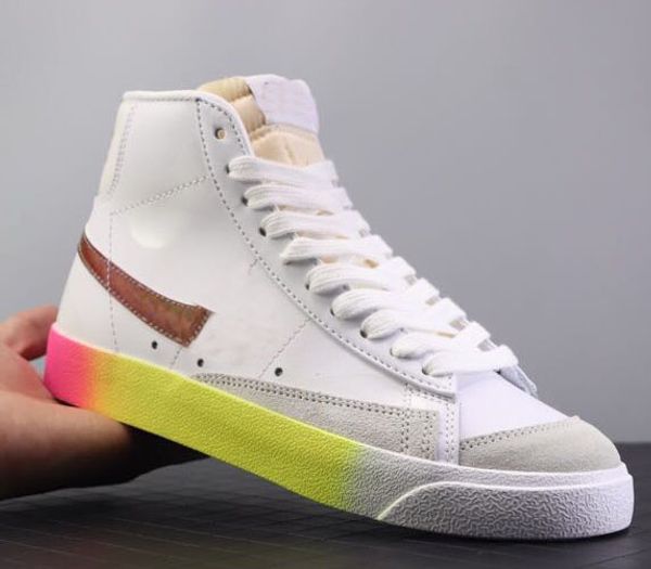 

2020 latest highest quality blazer mid 1977 vintage we sneakers men shoes women chaussures de designer sports running platform women, Black