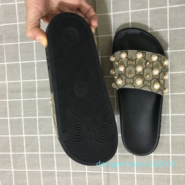 

2020 new arrival mens and womens fashion causal designer sandals with pearl effect and gold toned studs designer flip flops s03, Black
