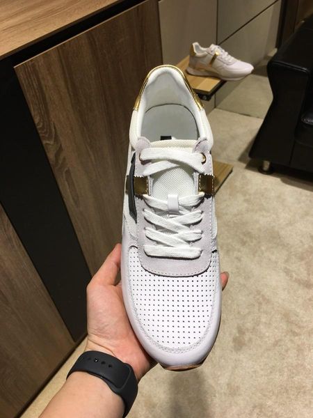 

2021d new custom version of men 's casual shoes ,fashion wild sports shoes ,all inclusive original packaging ,yards 38 -45, Black