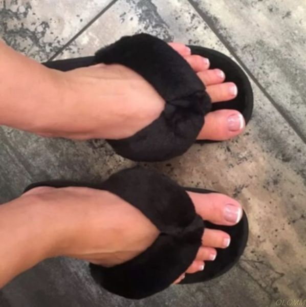 

winter women house fuzzy slippers 2020 faux fur fashion warm shoes woman slip on flats female furry slides black pink cozy home