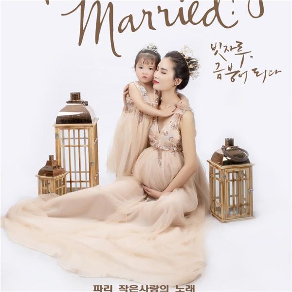 

beige mum and me outfits chiffon bottom train mother daughter dress oversized maternity weddinng gown for po shoots dresses, White