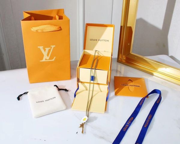 

lou is vui tton designer jewelry hip hop designer necklace butterfly iced out pendant mens 14k gold chains initial letter p11, Silver