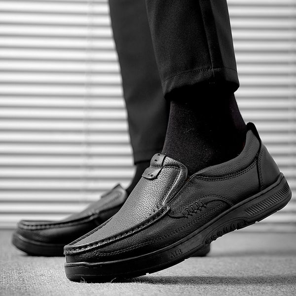 

2020 shoes men casual brand genuine leather loafers men outdoor fashion breathable boat shoes black brown slip on moccasins