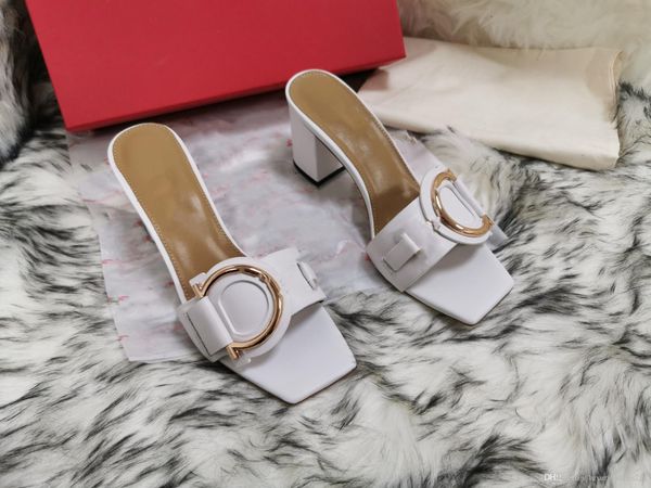 

2020 fashion bone2 product changes this elegant sandal has a rubber-like feel, a double strap on the foot, and a small hole