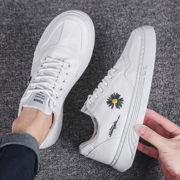 

breathable small white board shoes korean version of the trend of men's casual canvas shoes sports super light, abso