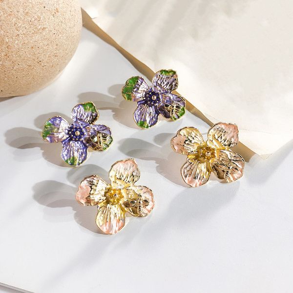 

dominated 2020 metal flower vintage fashion and style women drop earrings, Silver