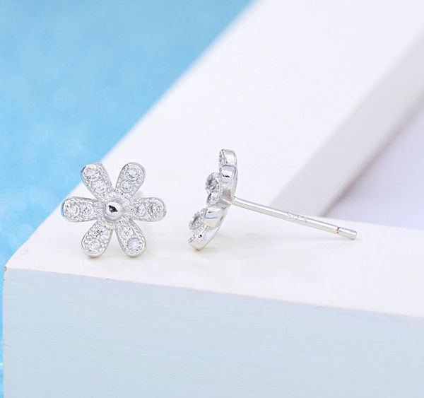 

daisy flower stud earring blossom cute flower earring korean style simple clear drill silver plated zirconia01, Golden;silver