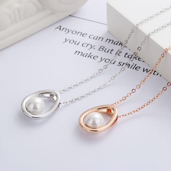 

elliptical freshwater pearl necklace, Golden