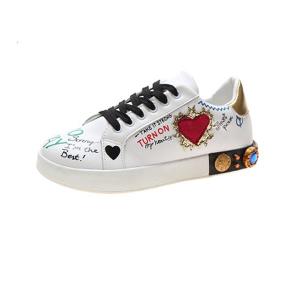 

2020 fashion heart pattern women casual shoes rhinestone graffiti lace metal decoration sneakers outdoor trend comfortable shoes, Silver