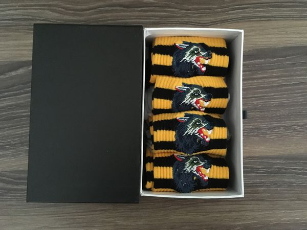 

2018 wolf socks european fashion show socks for men women embroidery wolf socks 4pairs in one gift box, Black
