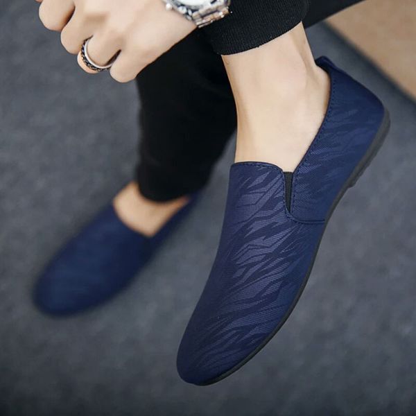 

bjyl 2020 spring autumn new men's casual shoes canvas shoes fashion breathable comfortable dark pattern flats loafers, Black