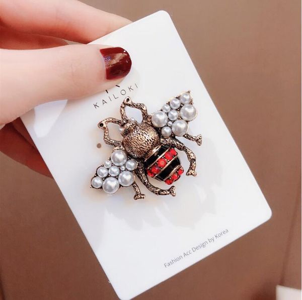 

2019 europe and the united states new retro old bee pearl shape brooch female simple clothes accessories jacket pin cardigan, Gray