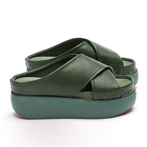 

women's shoes 2020 summer new muffin thick bottom simple wild open toe large size sandals and slippers, Black