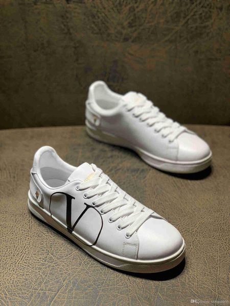 

2020 men's fashion casual sports shoes, comfortable wild flat shoes, high-quality luxury men's shoes, Red;white