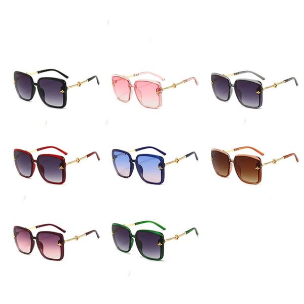 

2020 new luxurious patchwork style women elegant sunglasses metal plaid temples and vivid insect ornament designer eyewear, White;black