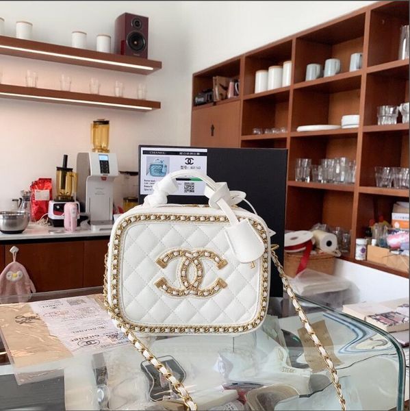 

detail picture xiang xiang special edition small box, using the fabric hardware are the original material ohleather feels greatthe qualit