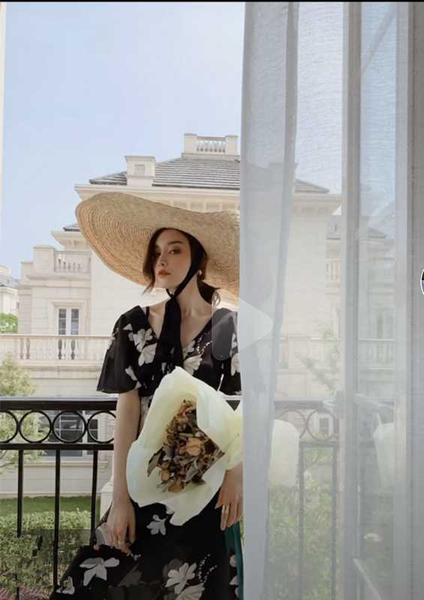 

202005-shi summer pgraphed together 68cm wind brim show catwalk long ribbon leisure beach lady cap women holiday sun hat, Blue;gray