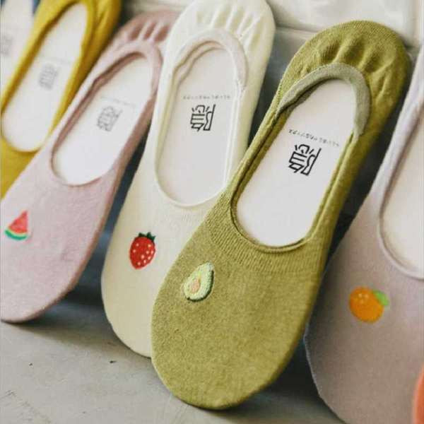 

new spring and summer japanese cute fruit embroidery socks combed cotton shallow mouth boat socks girl female cotton, Black;white