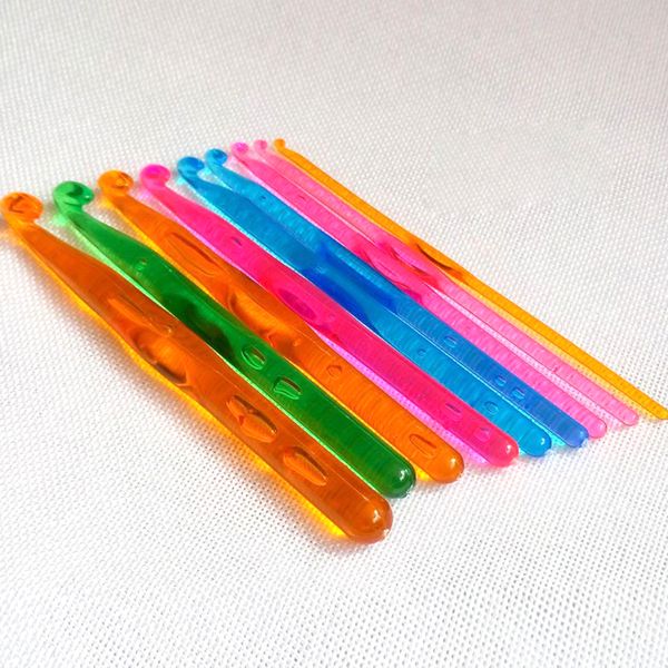 

9pcs/set plastic crochet hooks needles hooks knitting soft plastic handle knit