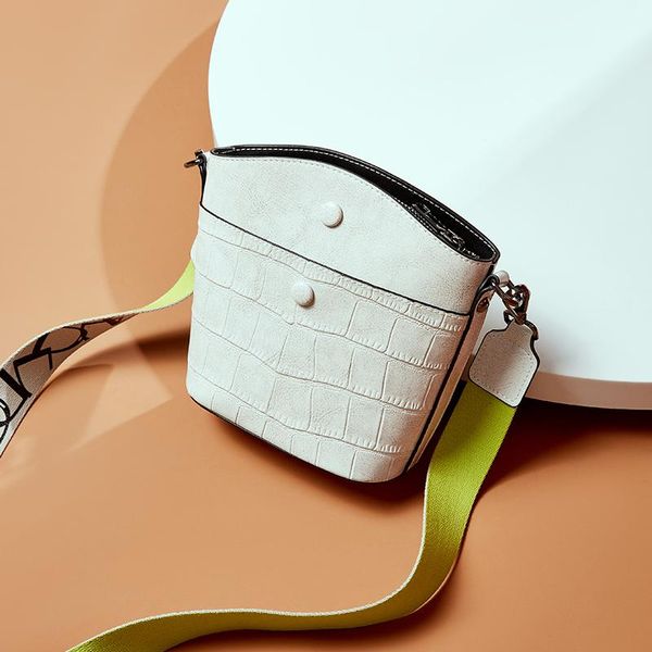 

ladies bucket bag new classic retro crocodile pattern crocodile leather bucket shoulder bag ladies luxury large capacity white handbag 1363