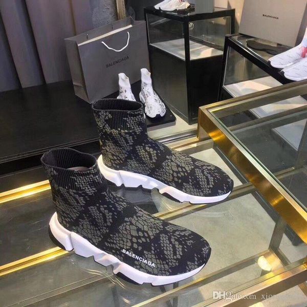 

2020 new men's and women's fashion casual sneakers, and couple modelsaaa, Red;white