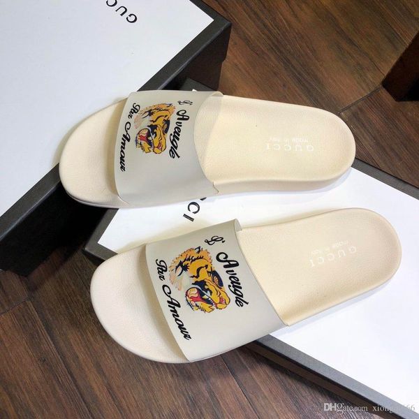 

2020 luxury designer summer men's fashion slippers, home comfortable casual slippers in multiple colors, Red;white