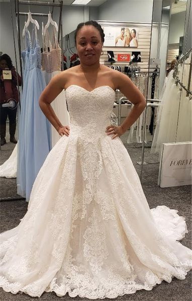 Kundenspezifische trägerlose Spitze Brautkleider mit Overkirt Sweetheart Neck Sweep Zug plus Größe A Line Birdal Gowns Roben de Mariee