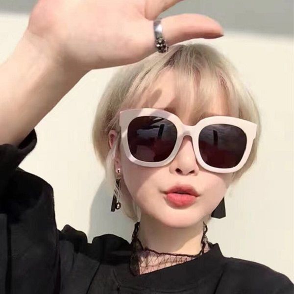 

sunglasses four square frame sunglasses retro colorful sunglasses lens glasses glasses street shooting, White;black