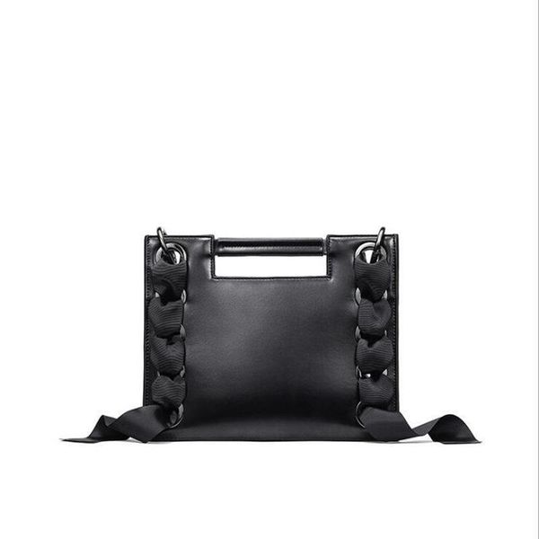 

the new hong kong wind scarf hand bill of lading shoulder diagonal bag in autumn and winter 2018 qq033