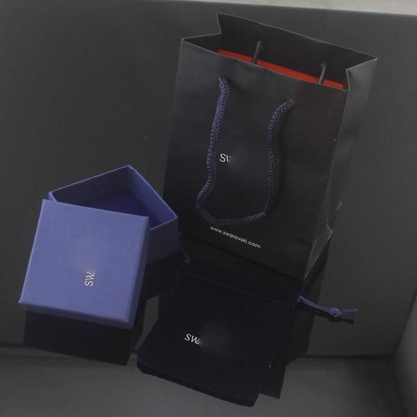 

2020 professional designer wholesale jewelry box small box handbag flannel bag pendant box wholesale, Black;white