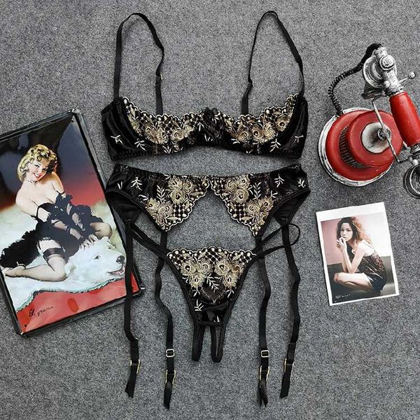 

ultra-thin push up bra crotchless panty set french vintage women intimates embroidery cupless bras lingerie with garters sets, Red;black