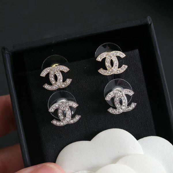 

2020 luxurious quality classic design stud earring with sparkly diamond luxurious quality ps5756a, Golden