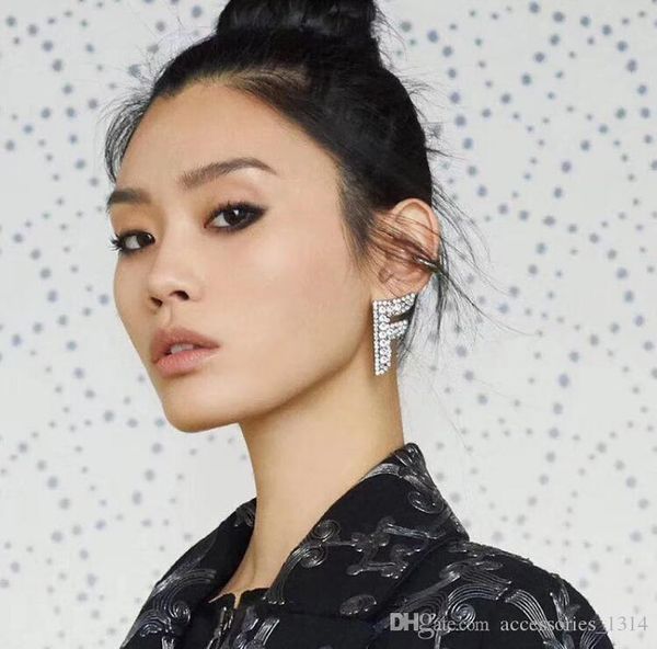 

new products on the european and american big-name stars with the same paragraph mengmeng yao earrings creative letters earrings full of dia, Gray