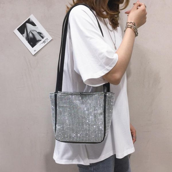 

niche design bag female 2020 new flash diamond messenger shoulder bag diamond bucket bags fashion women handbags