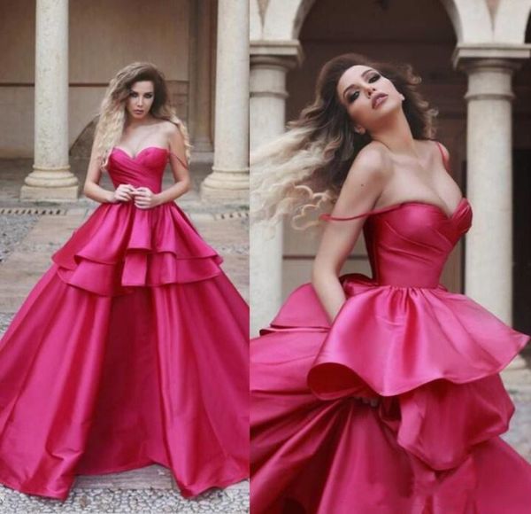 Lindo fúcsia vestidos de baile camadas puffy tiers saia uma linha saudita Arábia mulheres longas vestidos de noite sexy vestido de festa de espaguete