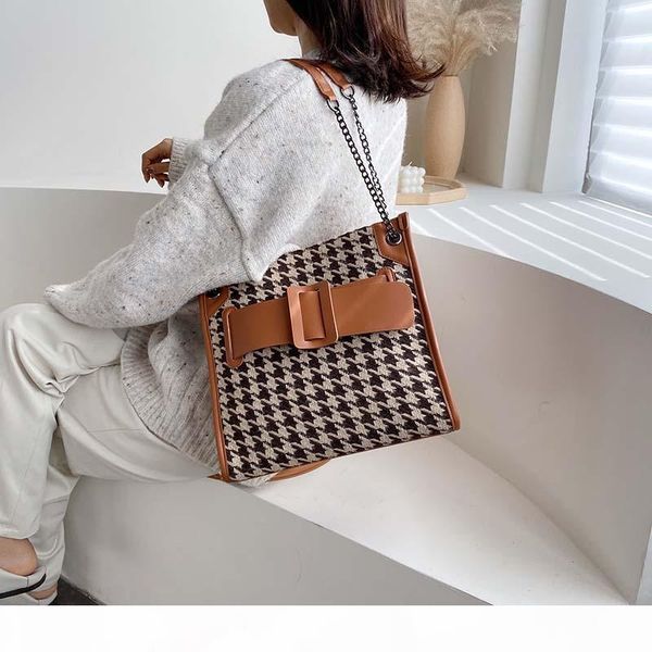 

designer-retro one shoulder handbag 2019 new fashion large capacity atmospheric belt decoration thousand bird tweed work bag