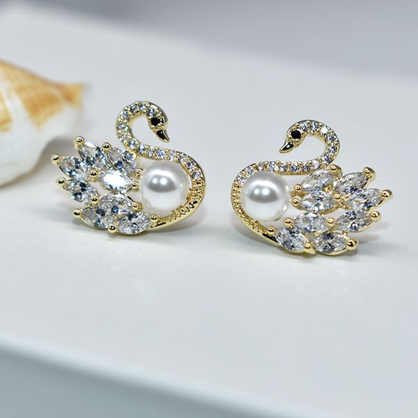 

earrings new exquisite 925 silver needle fashion letters diamond pearl gold earrings jewelry wholesale european and american style, Golden