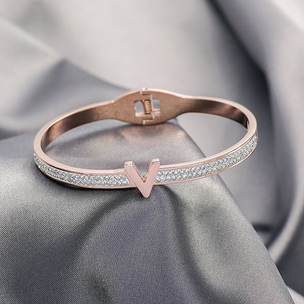 

fashion jewelry titanium steel bangles, the letter v titanium steel bracelet, do not fade, Black