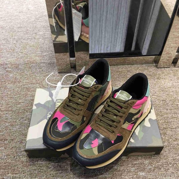 

shoes fashion studded camouflage sneakers men women flat shoes luxury designer rockrunner sneakers with boxaa, Red;white