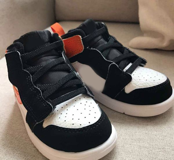 

classic orange children's basketball shoes elastic sports soft wear-resistant children's running shoes