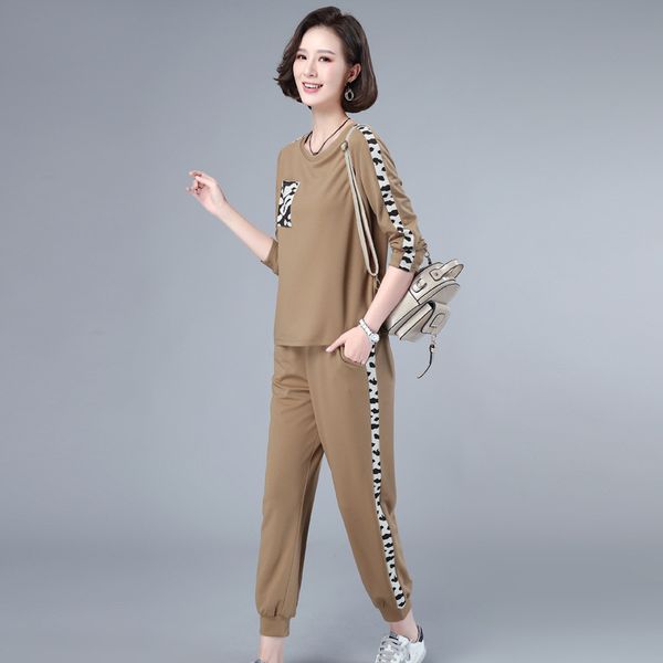 

мама весной и осенью костюм мода 2020 нового 40-летнего 50 средних лет спортивной одежды женского свитер среднего возраста двухсекционный ко, Black;white