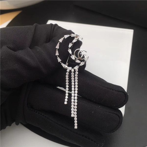 

european and american fashion and high-end luxury brooch female, clothing and jewelry brooch jewelry wholesale1, Gray
