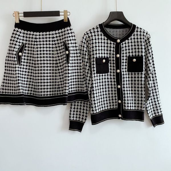 

вязаные свитера женских женщины одежды 2 шт набора женщины бегунов дизайнера высокой моды мода наборы повседневный свитер, White