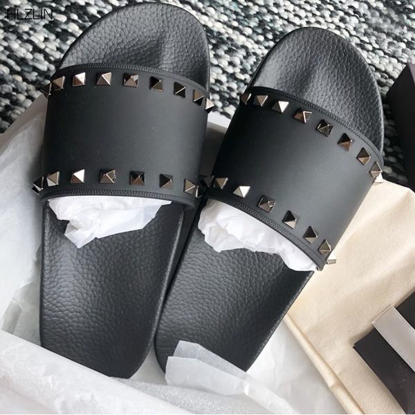

summer 2020 new outdoor beach slippers fashion rivet slippers men's rhinestone shoes women, Black