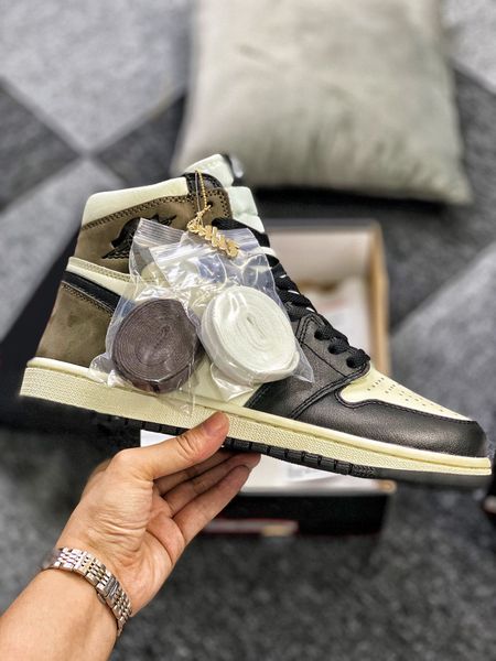 

mens barb basketball shoes boots jumpman 1 high og dark mocha sneakersr obsidian unc white to chicago women travis scotts sneakers, Black