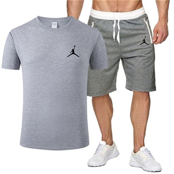 

2020 summer cotton t shirt men s suit european trend loose round neck large size designer tracksuits printed quick drying two-piece suit, Gray
