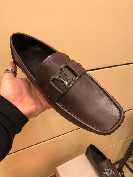 

2020 men's casual leather shoes, fashionable wild, casual shoes, men's dress shoes, with boxas, Red;white