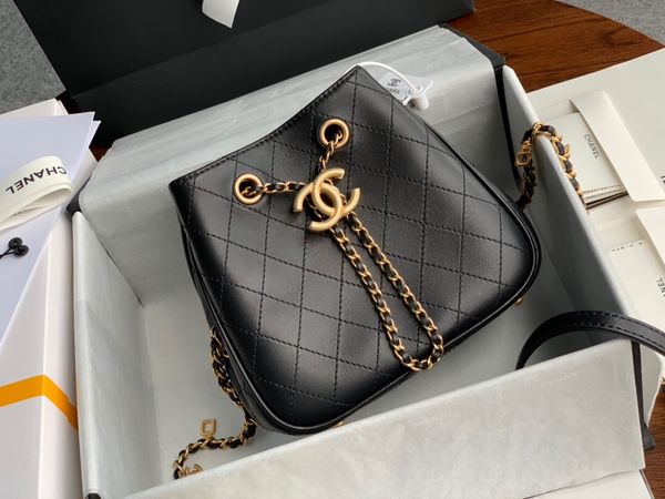 

the latest 7a high-end customized lambskin chain with exquisite small pendant unique ancient egyptian culture patterns retro hardware