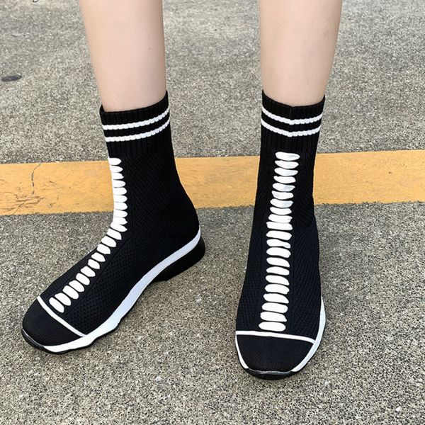

2020 winter women's boots fashion slip-on mid-calf boots thick bottom low heel round toe square heel women's short socks, Black