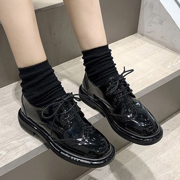 

2020 autumn women oxford shoes fretwork lace up shoes patent leather casual woman flats zapatos mujer spring black 8369g